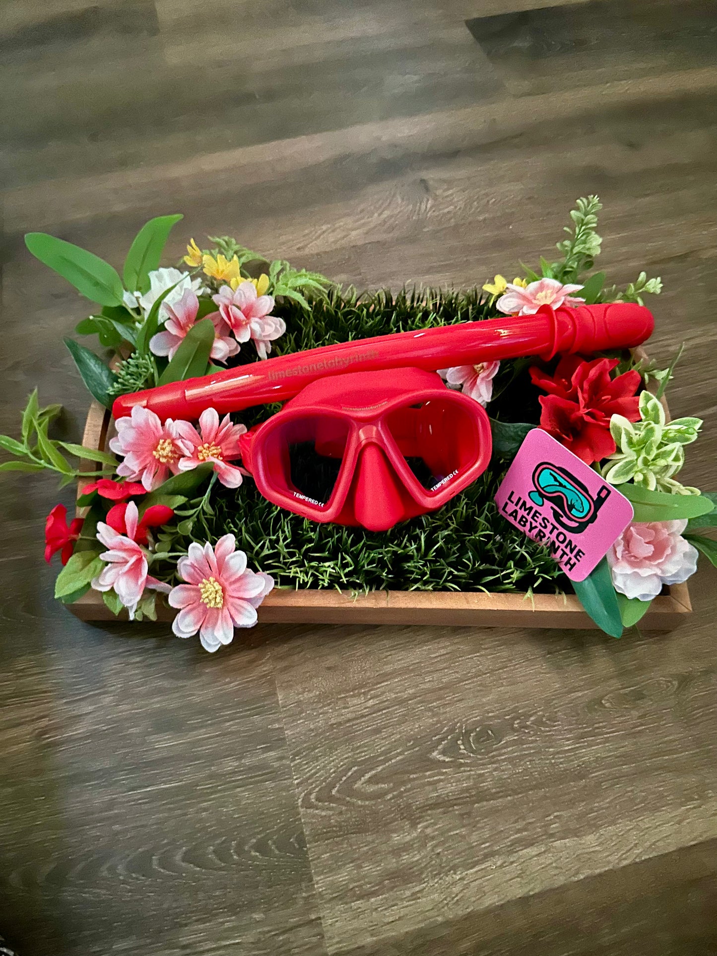 Scarlet Red Snorkel Set